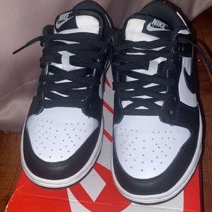 Nike dunks low